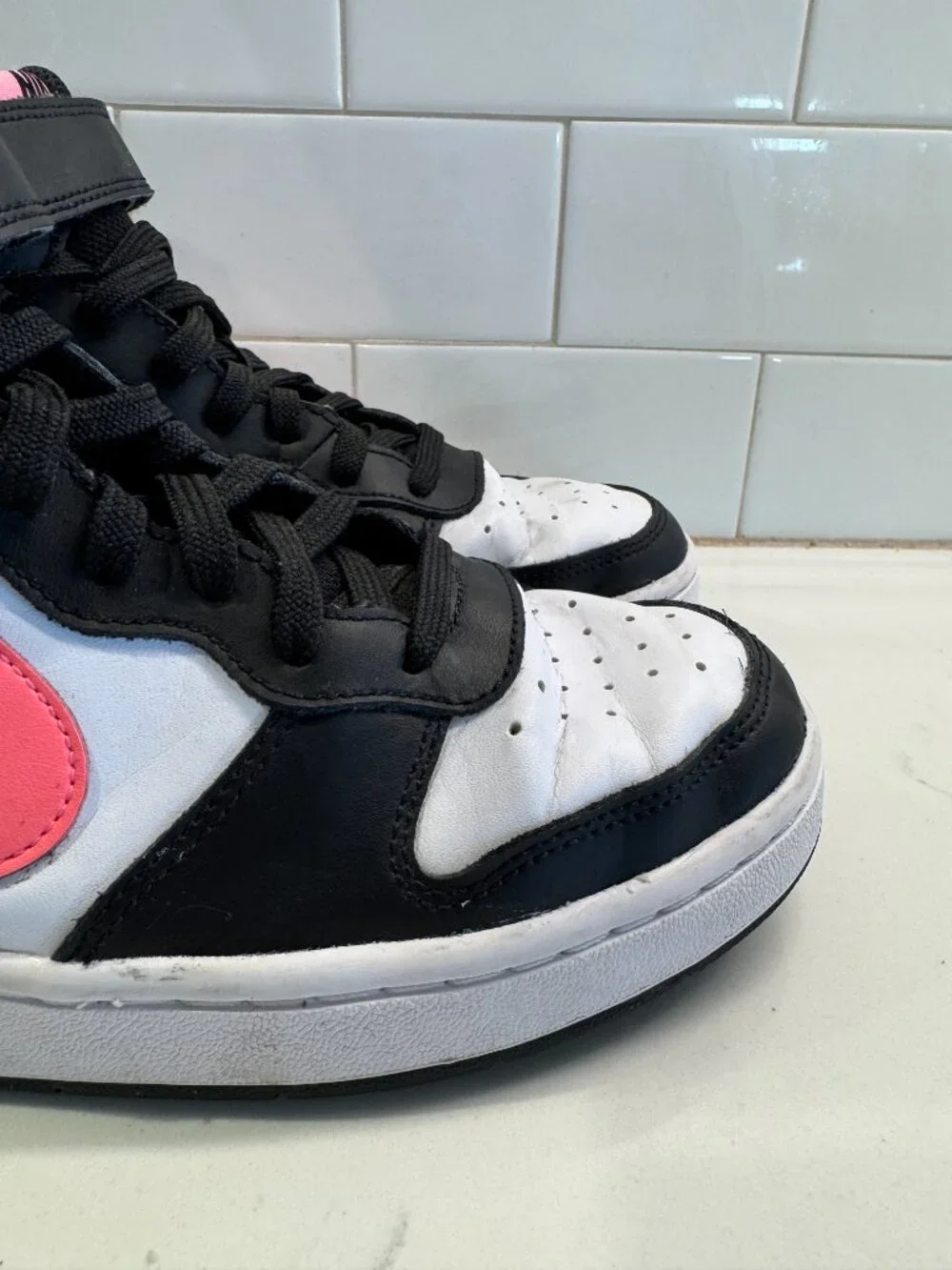 Nike Court Borough Mid 2 High Top Sneakers Girls 7Y Lace Up Hook and Loop Strap